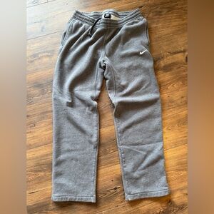 Nike Men’s Gray Sweatpants
